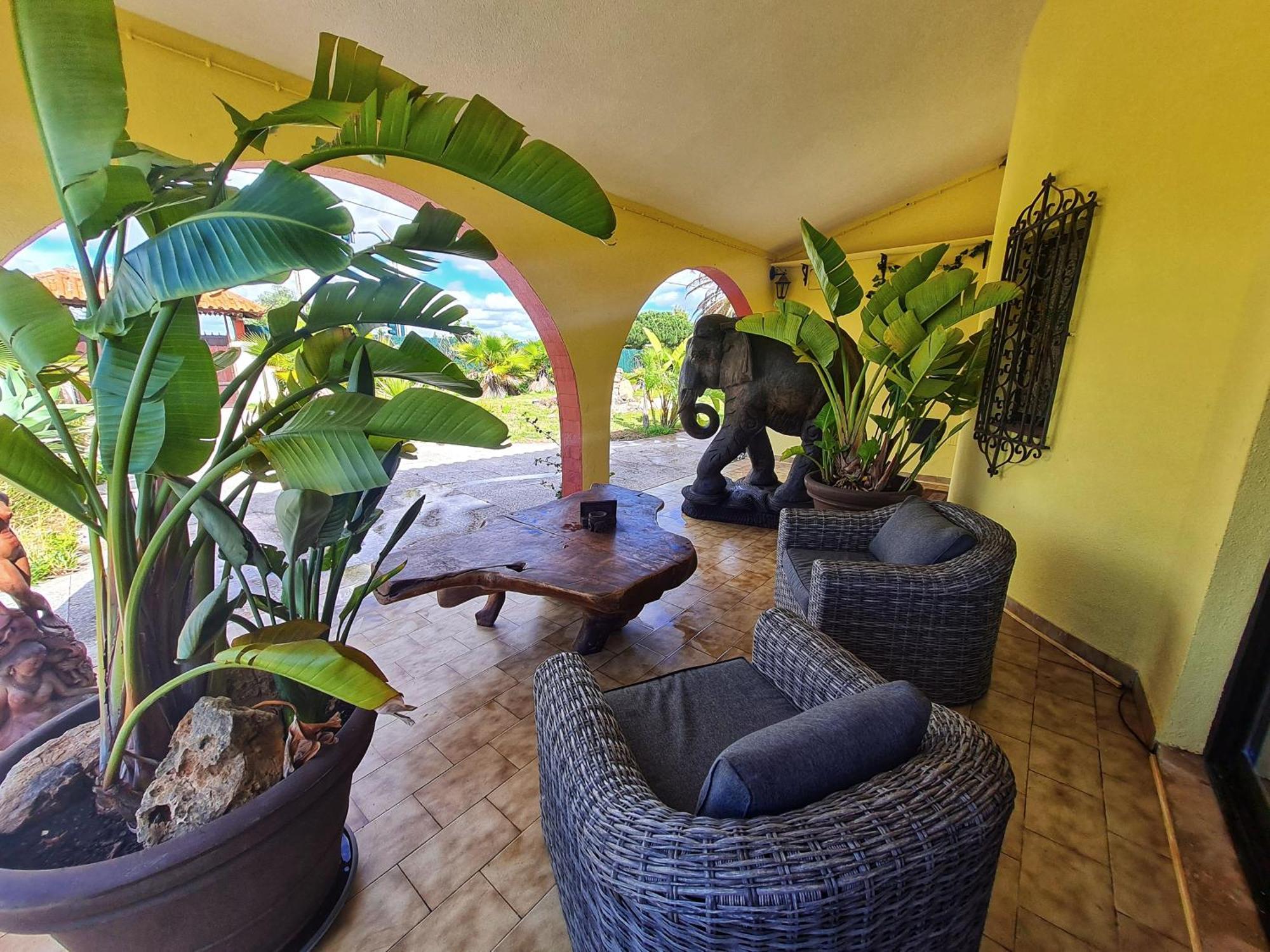 Villa Paraiso - Naturism Optional Adults Only Porches  Oda fotoğraf